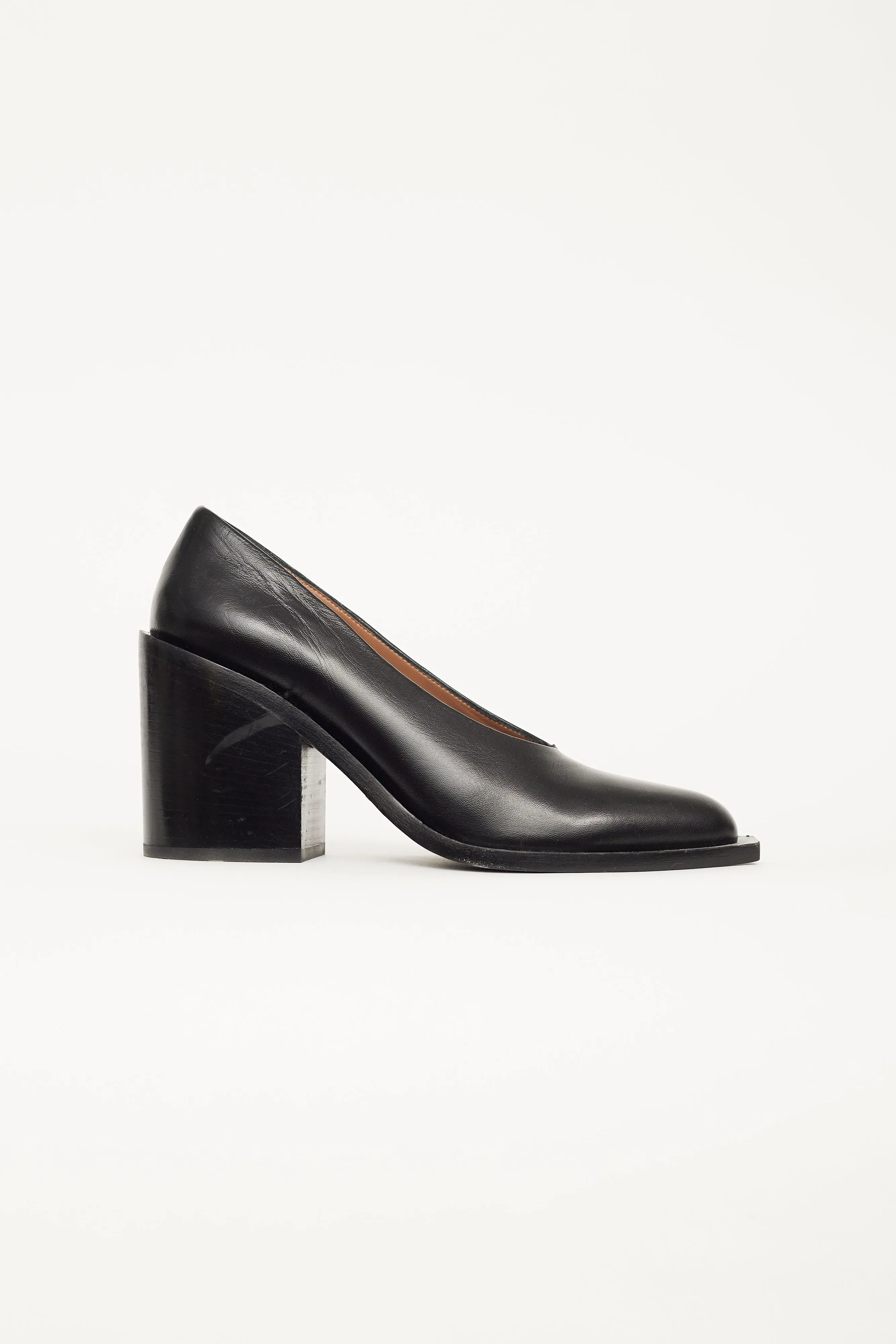 Black High Cut Collar Leather Pump