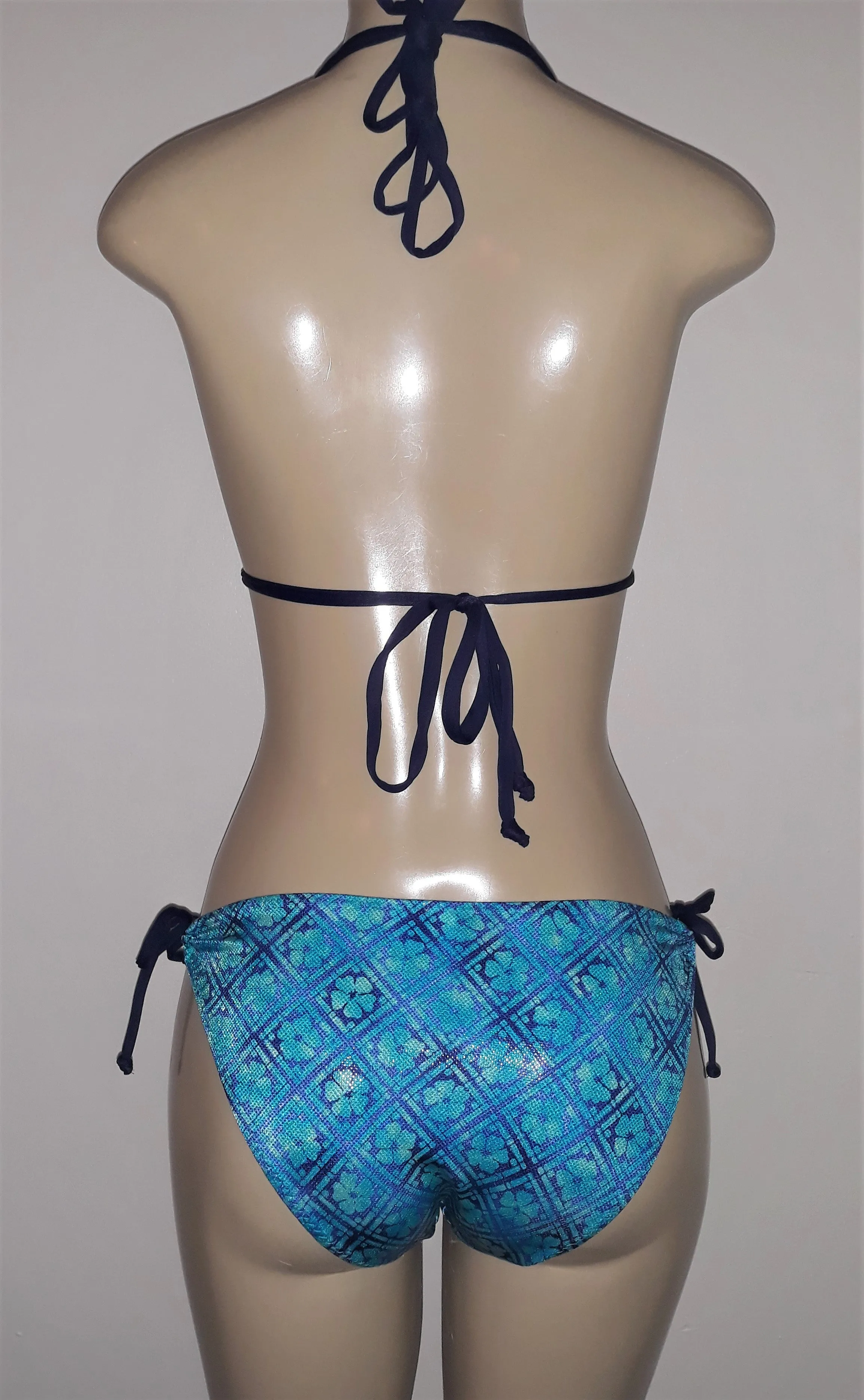 Double string swimwear top and Keyhole hipster bikini bottom
