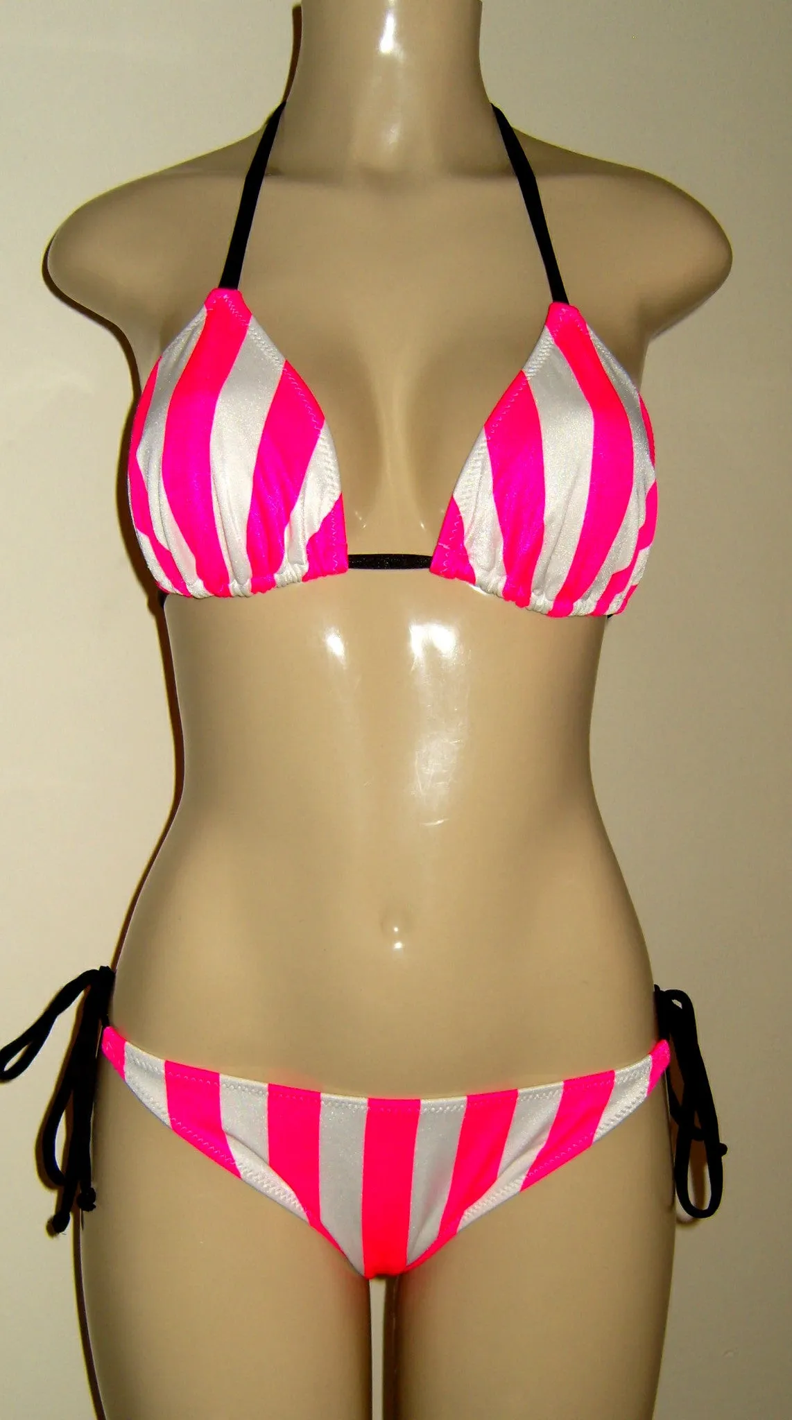 Triangle Top and Single Tie Puckered Butt Bottom